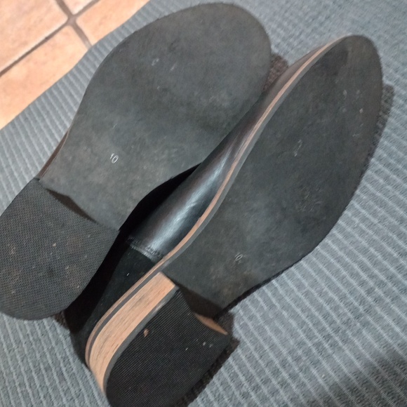 Crevo Leather Stacked Heel Black Bootie (10) - Picture 6 of 7